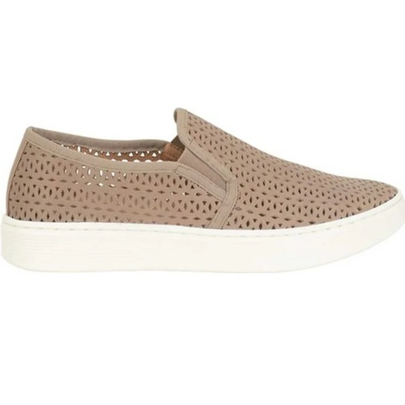 Sofft Shoes - Sofft Somers II in Blush Leather Slip Ons Sneakers Women’s Size 7.5
